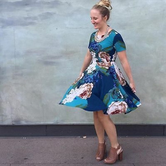 COREY LYNN CALTER Paeonia Floral Dress - Picture 9 of 9